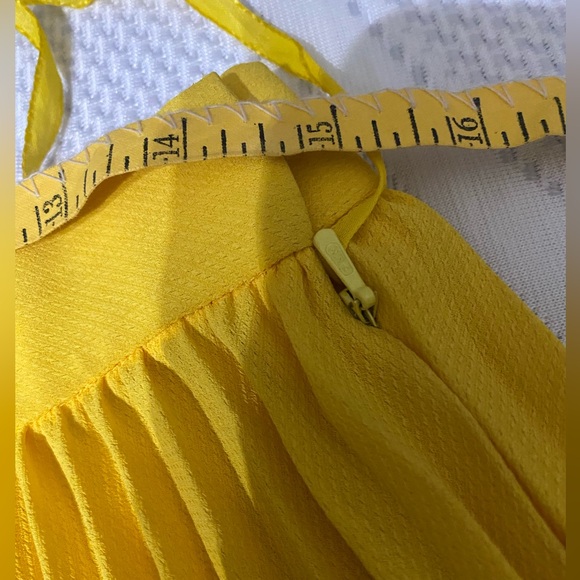 Vintage Emanuel Ungaro yellow pleated skirt - Picture 5 of 6